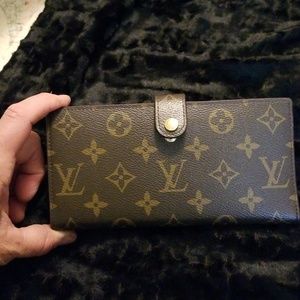 Louis Vuitton Leather Wallet